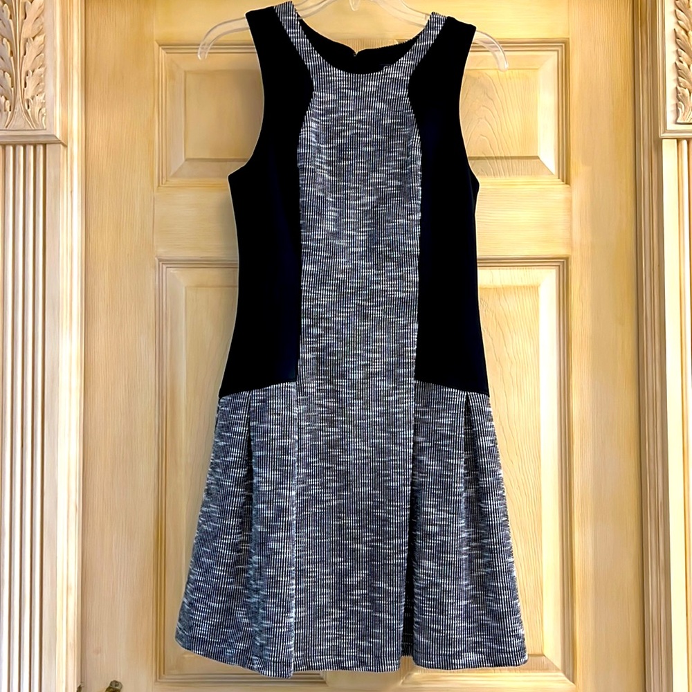 GUESS brand classy dress very slender illusion fit & flare with pleated skirt